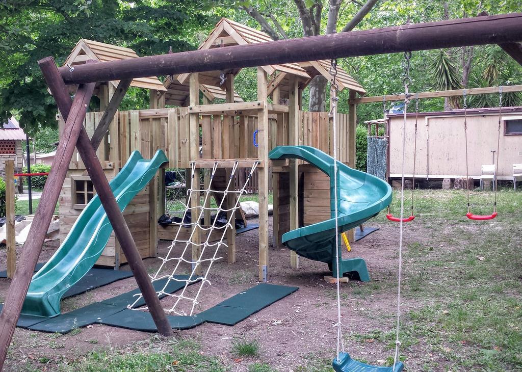 Campsite Parco Del Lago Glamping And *