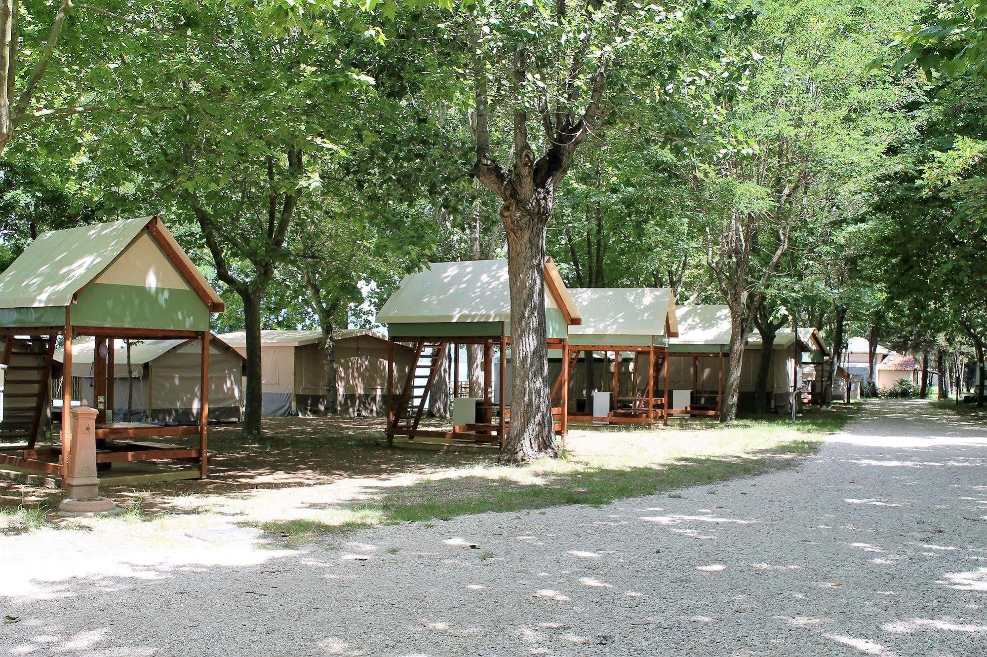 Parco Del Lago Glamping And Campsite *